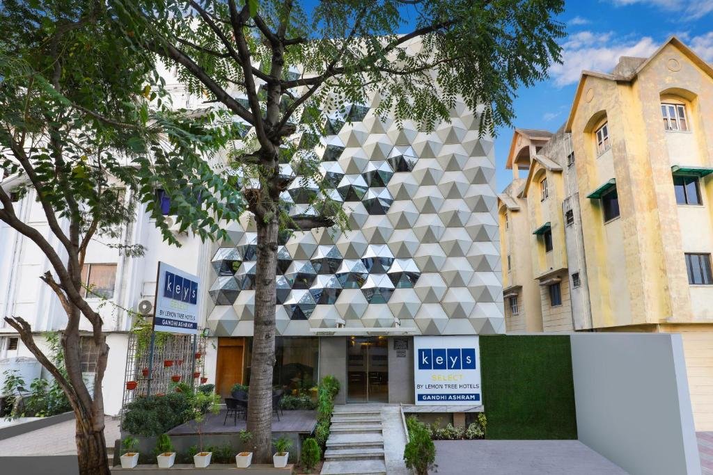 KEYS SELECT BY LEMON TREE HOTEL