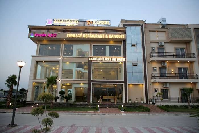 ANANDAM CLARKS INN SUITES 