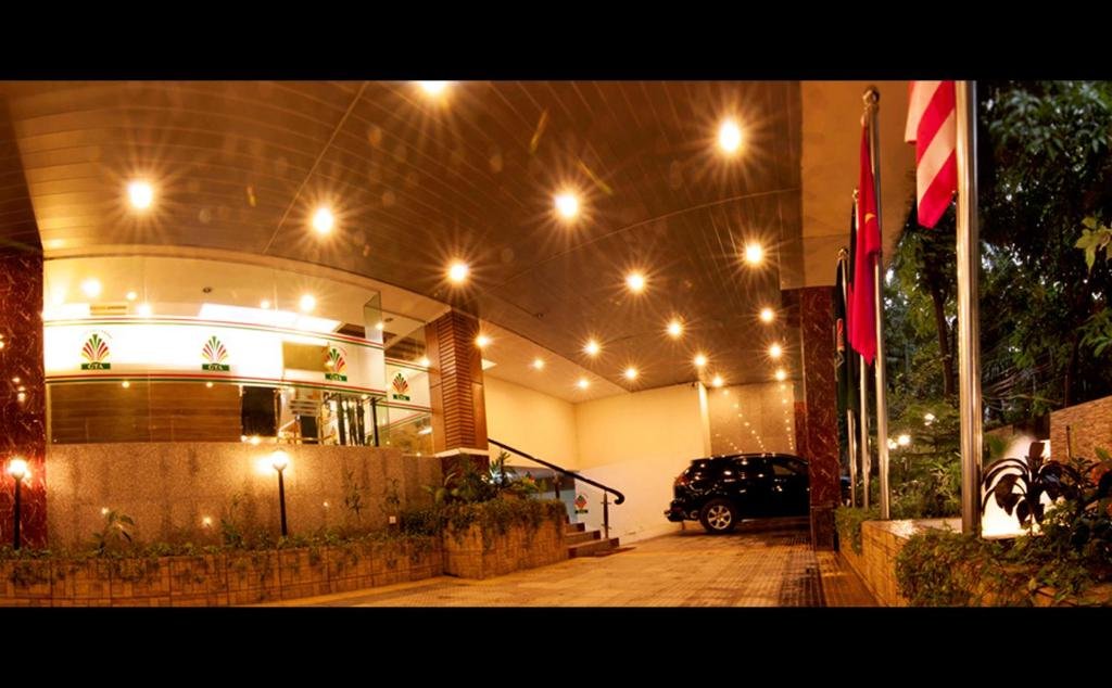 CENTURY PARK RESIDENCY