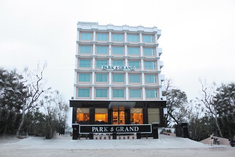 PARK GRAND HOTEL