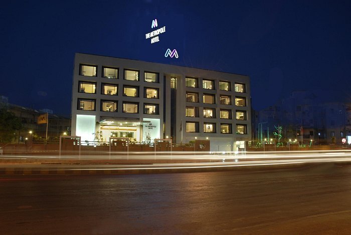THE FERN RESIDENCY, SUBHASH BRIDGE