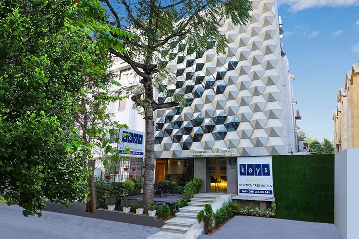 KEYS SELECT BY LEMON TREE HOTELS