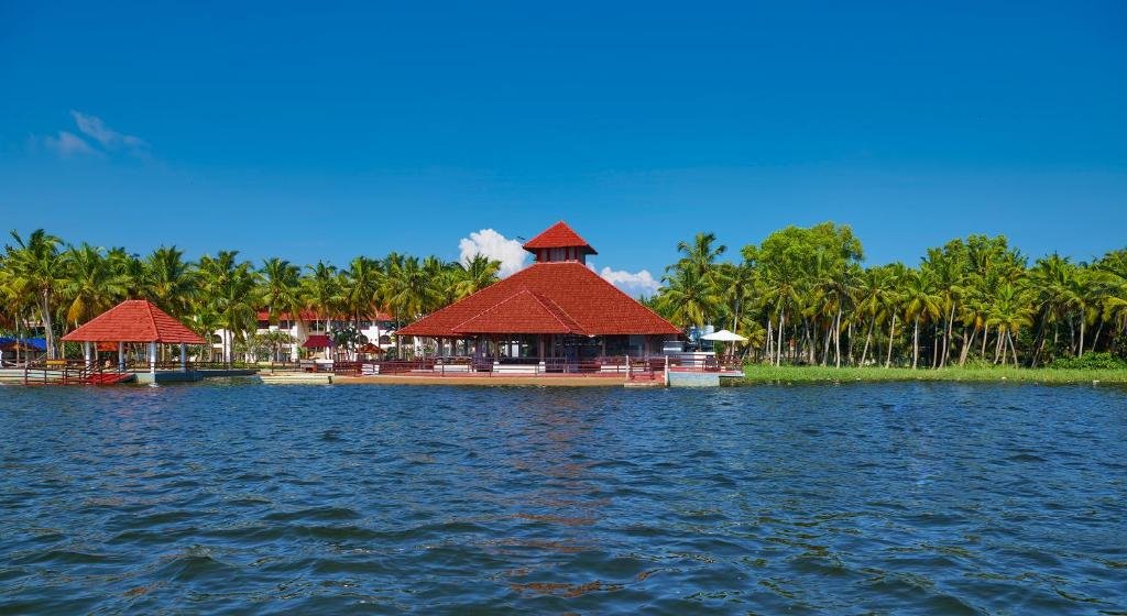 THE ESTUARY SAROVAR PREMIER, POOVAR ISLAND